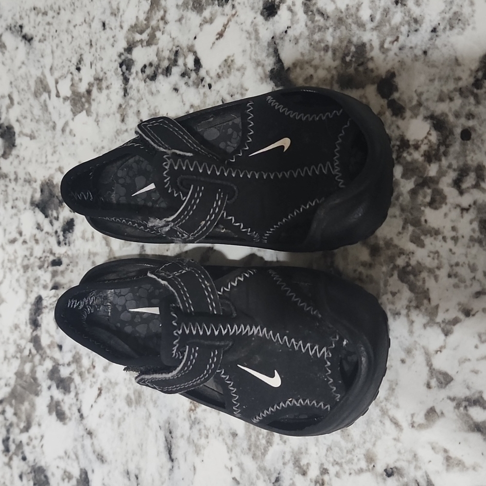 Nike sandles (🌵FOR BUNDLES ONLY)